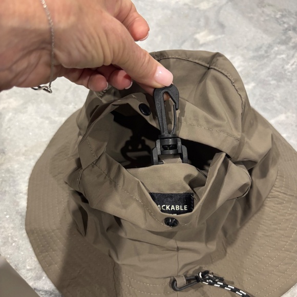 BUCKET HAT - Picture 7 of 11